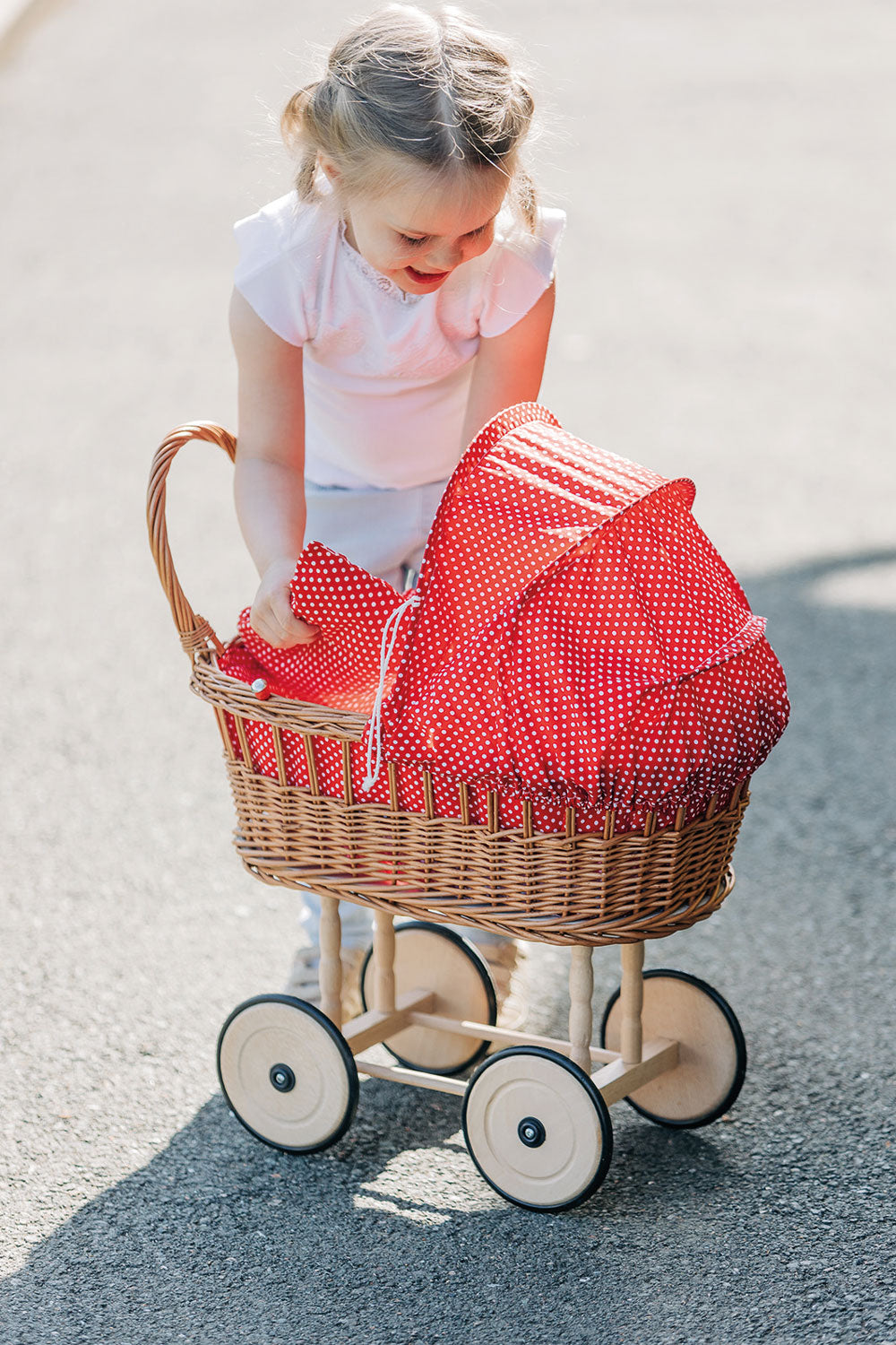 NIC Wicker Basket Pram