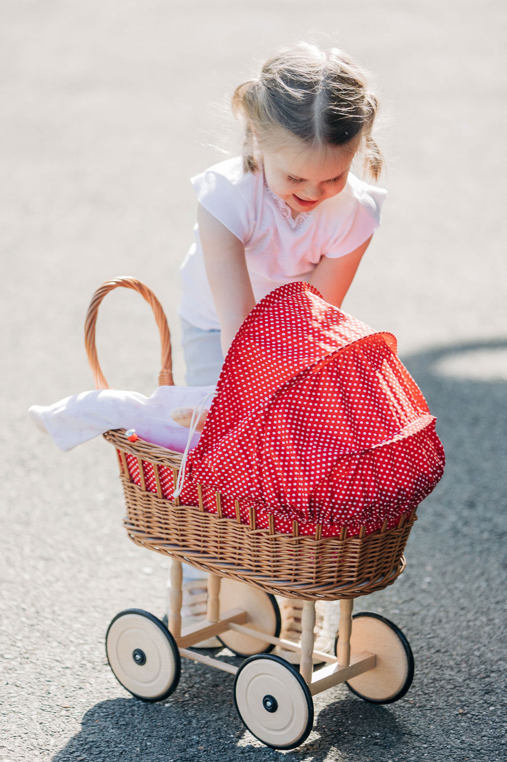 NIC Wicker Basket Pram
