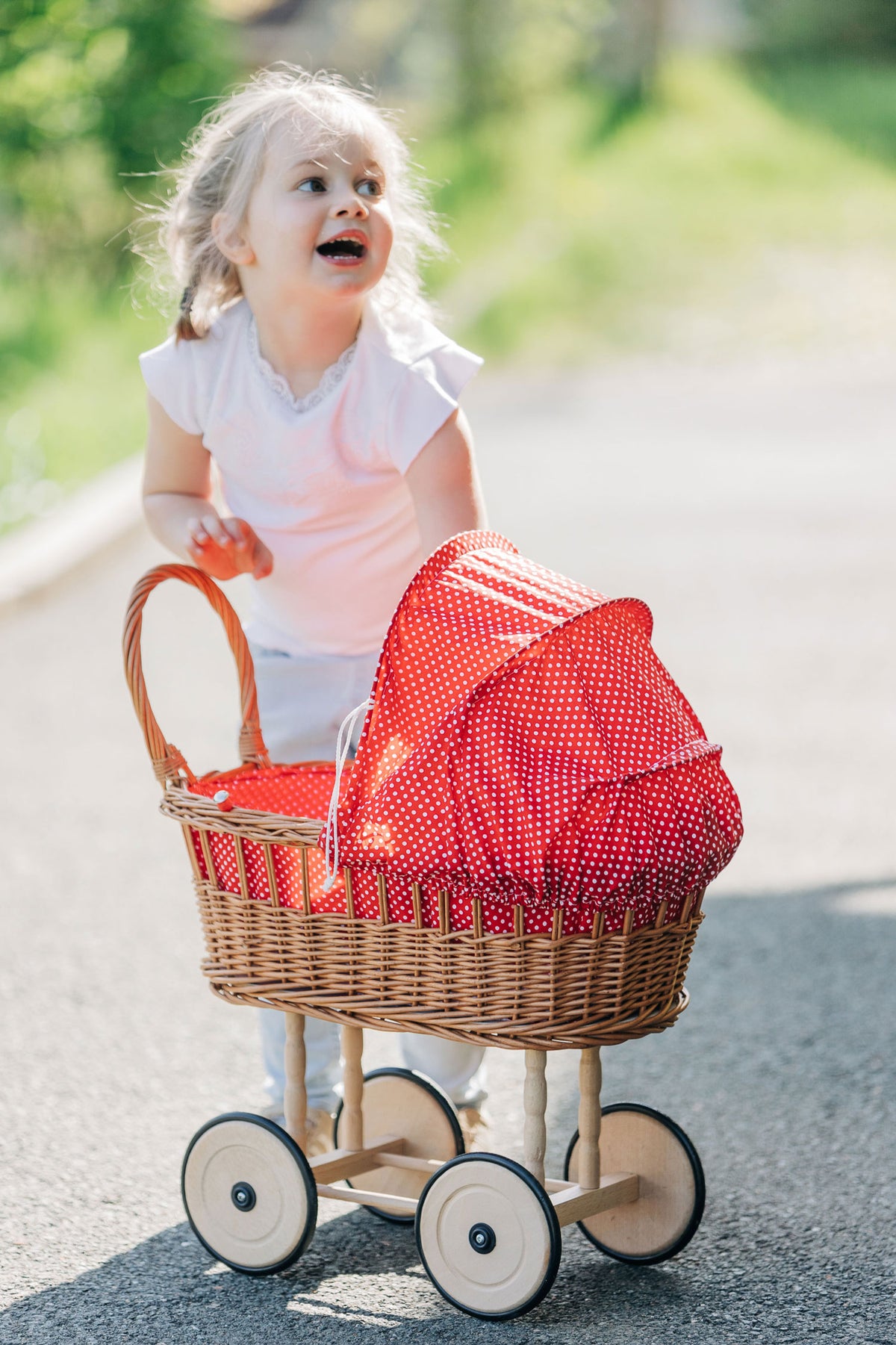 NIC Wicker Basket Pram